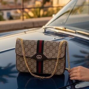 🔥🔥Gucci Tan Monogram Clutch/Shoulder Bag/Crossed- body with Red and Green Stripe